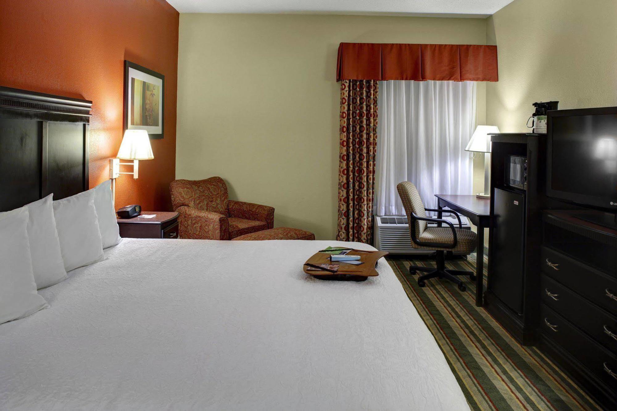 Hampton Inn Richmond-Меканіксвілл Екстер'єр фото